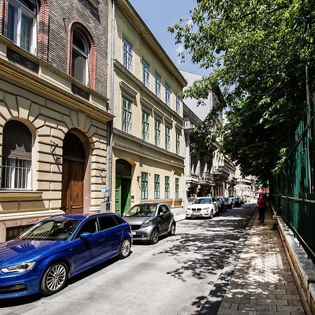 Elegant Duplex Near City Greenery Budapest Luaran gambar
